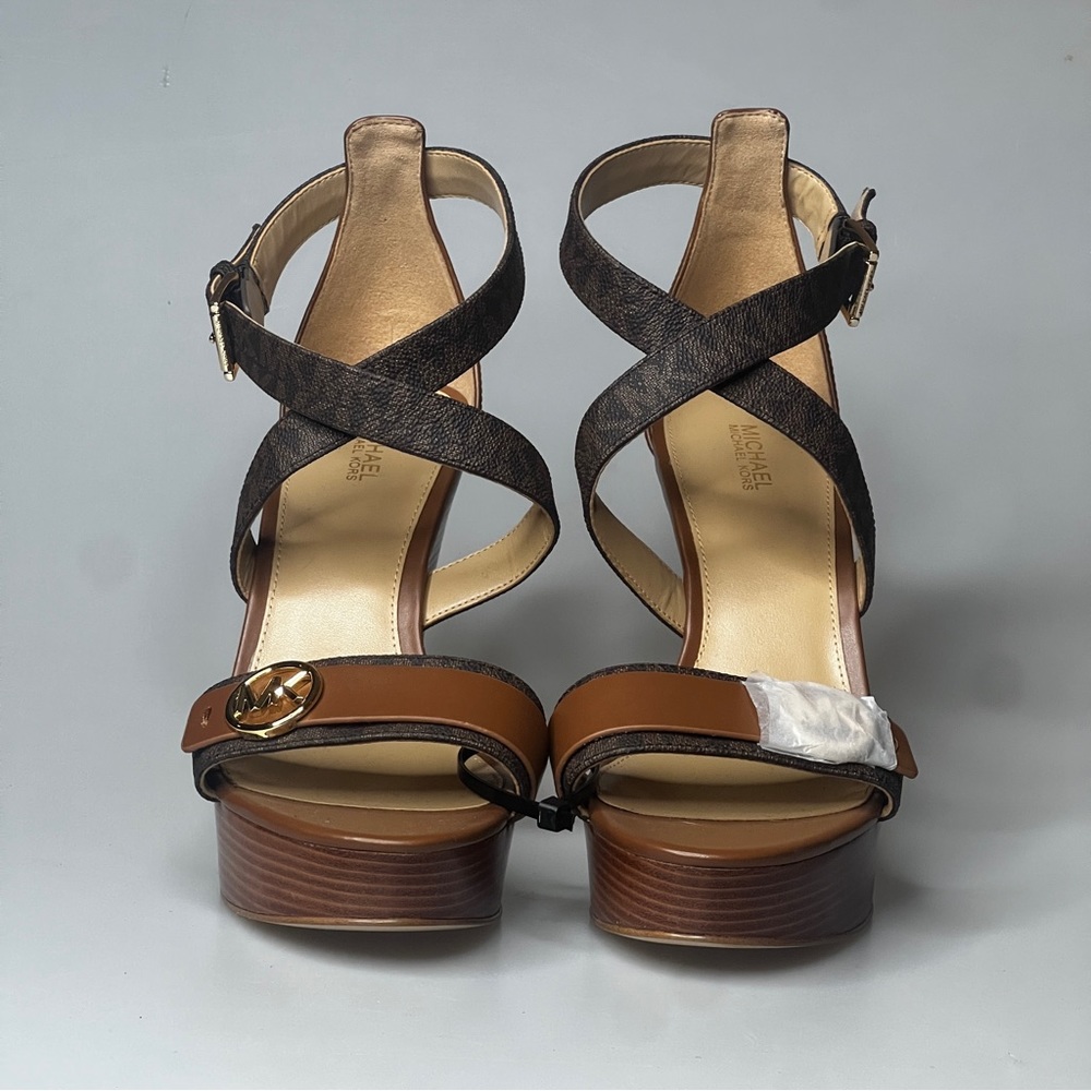 Make: Michael Kors Brand New without tag sizes 8.5 and 9